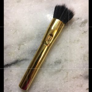 Tarte Duo fiber brush